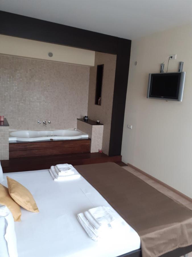 Hotel Nord Ploiesti Ngoại thất bức ảnh