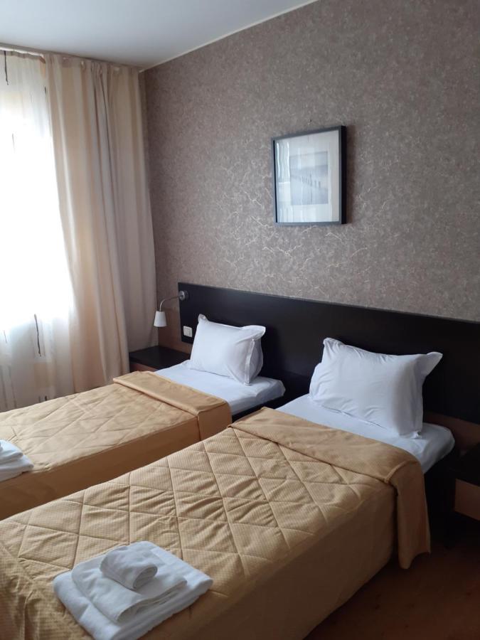 Hotel Nord Ploiesti Ngoại thất bức ảnh