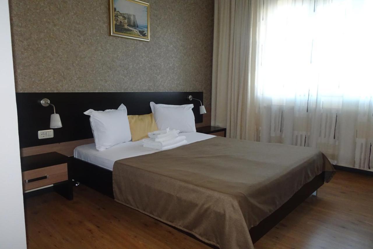 Hotel Nord Ploiesti Ngoại thất bức ảnh