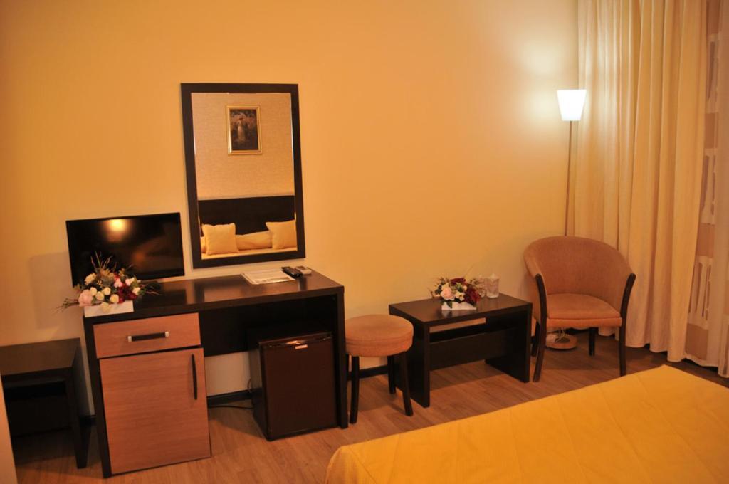 Hotel Nord Ploiesti Ngoại thất bức ảnh